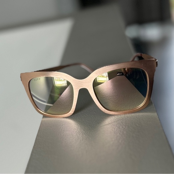 DIFF Eyewear Ella Rose Gold Brown Gradient Sunglasses - Picture 3 of 11